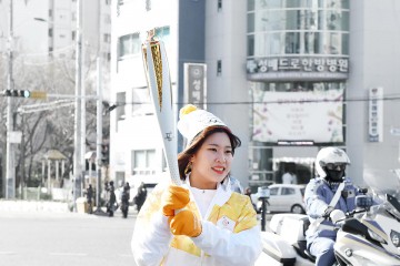 201801_story_sacred-torchRelay_top